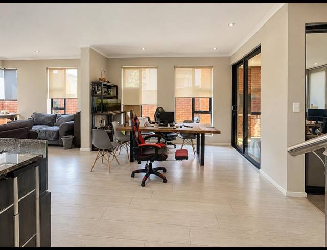 3 BEDROOM HOUSE FOR SALE IN QUEENSWOOD